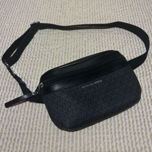 Michael Kors Logo Belt Bag Black